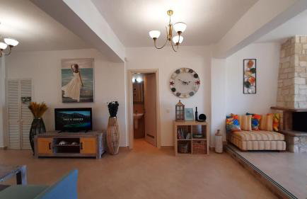 Blue Pastel-cliffside villa, shared pool, wild sandy beach nearby - Foto 23