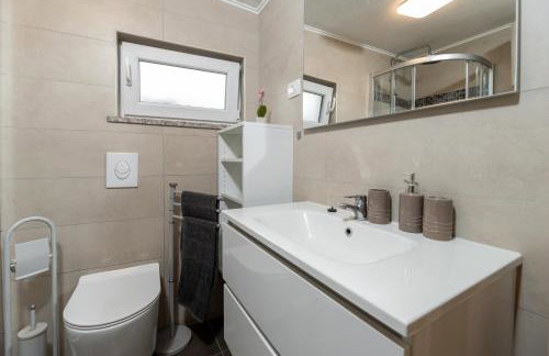 Two Stone Houses Iva - Foto 13