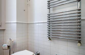 YD Bright 2-Bedroom Retreat with Elevator - Photo 7