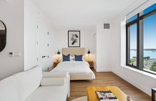 Posh Studio with Luxe Amenities in Prime Location! - Photo 2