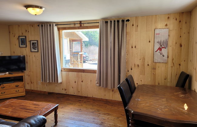 Stunning 2-bed House - Photo 11