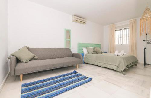 Preciosa Casa con Jardin y Piscina Privada en el Puerto de santaMaria - Photo 32