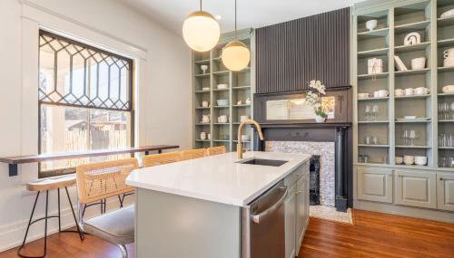 Notes of Southern Charm - Walkable to Food & Shops - Foto 3