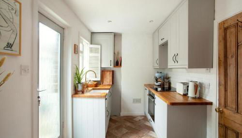 The Cycling Cottage, Surrey Hills AONB, Dorking - Foto 4, stove, dishwasher, pet friendly