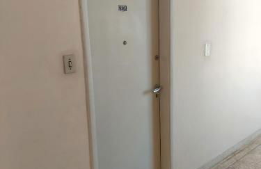 Apto frente à praia, aconchegante, vista lateral pro mar! - Foto 17