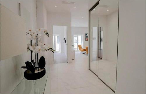 3 bedrooms 3 bath Bivouac 2 min Palais - Photo 16