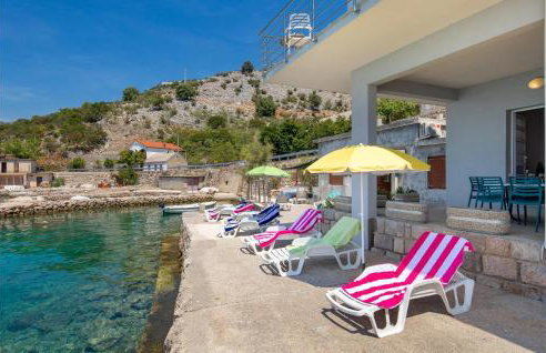 Awesome Apartment In Lukovo Sugarje - Foto 3