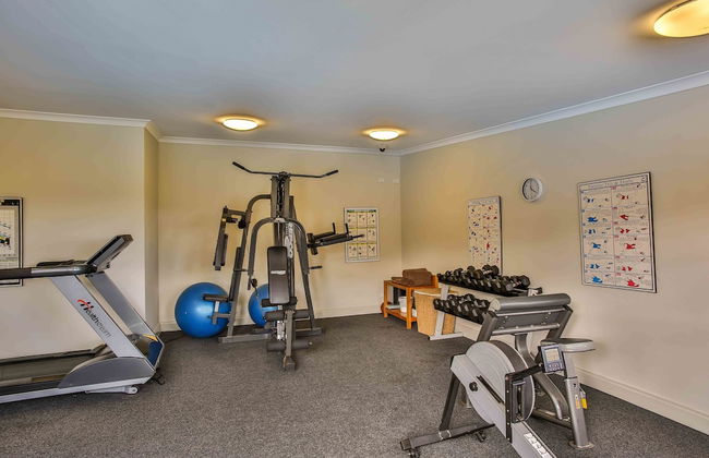 Moonlight Bay Suites - Photo 54