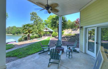 Lakefront 6bdr, Priv Dock, Game Room, Firepit Jake's Lake House by Avantstay - Foto 124