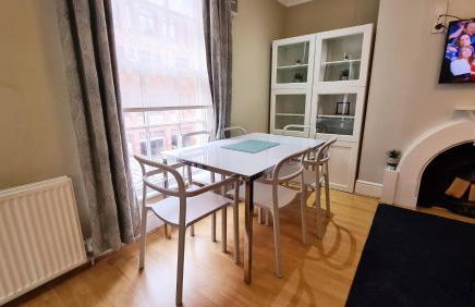 Stylish 2 Bedroom Apartment, Leeds Centre + Free Parking - Foto 10