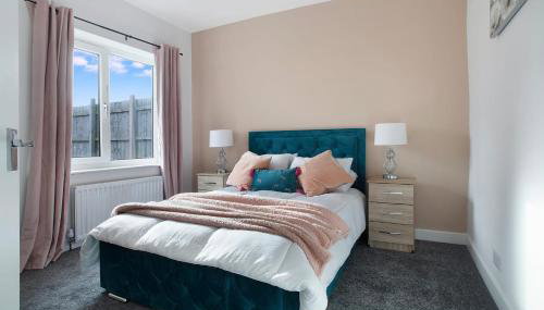 Spacious Living Room & Modern Comforts, Sleeps 4 - Foto 4