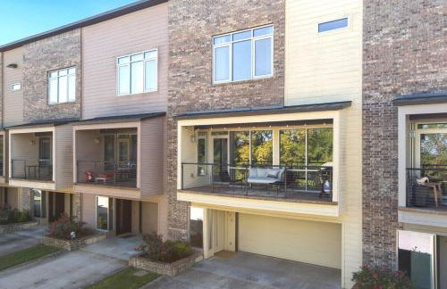 Noble Nest 5 Min to Downtown and U of A - Photo 6