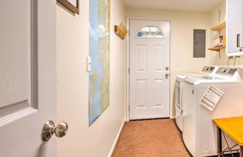 Walkable Sitka Getaway with Community Perks! - Foto 21