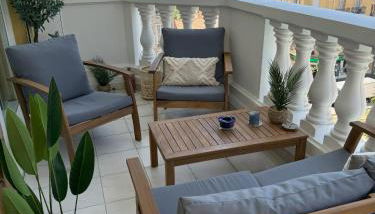 Elegant Apartment with Sea View and Swimming pool - Photo 2