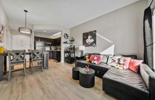 5 Minutes to Disney Free Shuttle King & queen bed - Foto 42