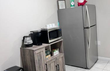 Haven 2 Bedroom by EWR airport - Photo 10