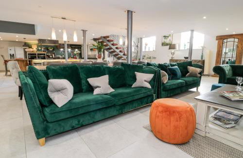 Capel Mawr, Basement 19 - Photo 8