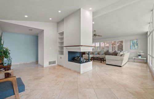 Airy Large Backyard Oasis Perfect Family Getaway - Foto 52