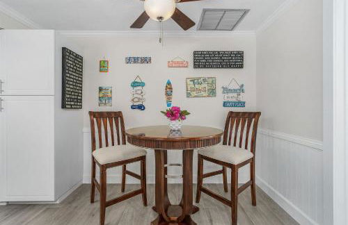 Villa Tiki w/ heated Pool very quiet & green Oasis - Photo 13