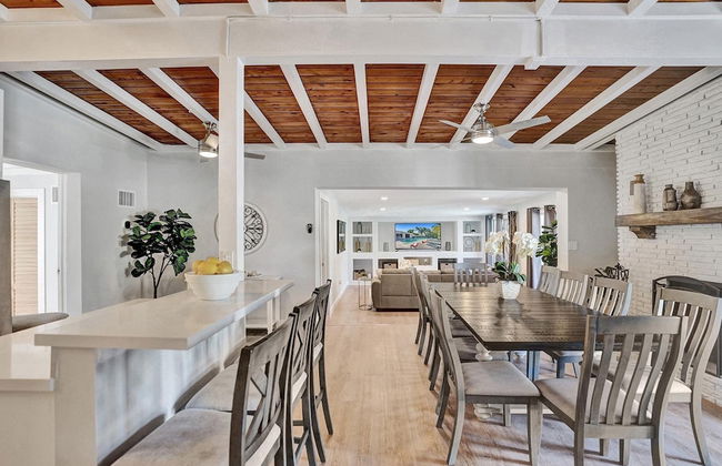 5BR with Heated Pool 5 min to Beach - Photo 43