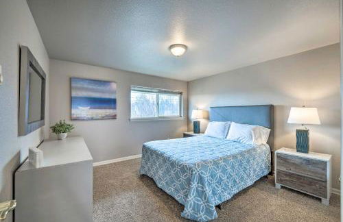 Apartment with Gas Fireplace about half Mi to Beach! - Foto 10