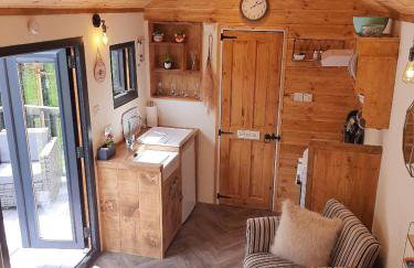 Min yr Afon - Cabin - Sleeps 2 - Hot Tub - Parking - Foto 23