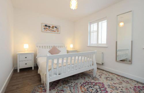 Contractor 4 Bed 3 Bath House Near Airport Parking Barry Island with Parking - Foto 22