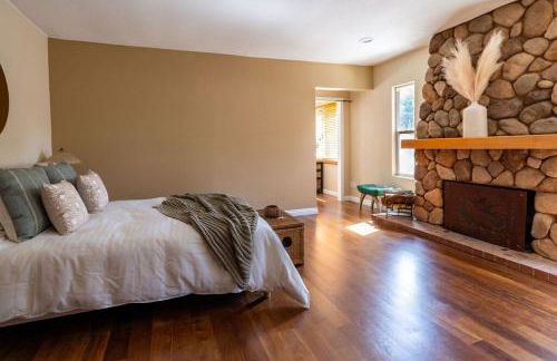 Resort style back yard heated pool and spa - Foto 41