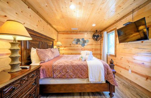 The Nomi Lodge - Sleeps 28 - Gorgeous Rustic Cabin, Centrally Located, Tons of Amenities - Photo 15