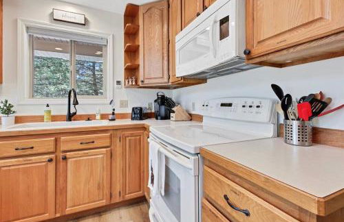 Cascade Cabin Mountain Getaway with Private Beach - Foto 16