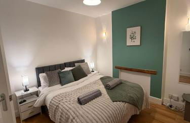 Modern 5 Bedroom Home in Solihull - Entire House - Garden - Contractors - Relocators - Family - NEC - BHX -Sleeps 9 - Foto 12