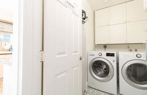 NEW Hugh St Hideaway with Pool - Photo 16