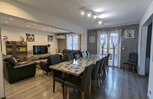 Chalet spacieux avec sauna, spa et baby-foot, proche stations de ski - FR-1-589-671 - Foto 1