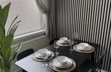 Month Stays Central 3 bed Three Bedroom House by Brookland Stays Serviced Accommodation & Short Lets in Preston with Free WiFi - Foto 15