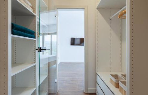 Amazing Home In Dicmo With Kitchen - Photo 35