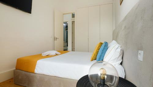 Bright 2bedroom apartment in Bonfim, 2 minutes from Campanhã, Porto city center - Foto 4, towels, wardrobe