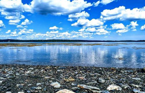 Gorgeous Beach House with Private Beach, Fire Pit & Outdoor Living Near Bar Harbor, Hancock Point Maine - Photo 11