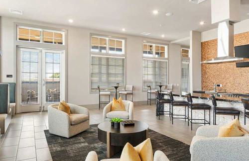 Landing Stylish 1BD Pool Gym - Foto 32