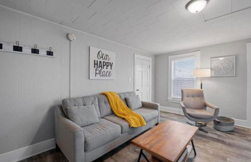 Stylish & Large Top Floor w Private Front Porch - Foto 8