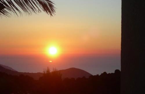 Gîtes Sassone, piscine, jacuzzi et vue mer panoramique sur Ajaccio - Foto 13