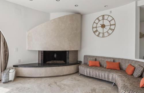 The Wave House! Custom Gem with Panoramic Views, Fire Pit, BBQ, Pool Table - Foto 6