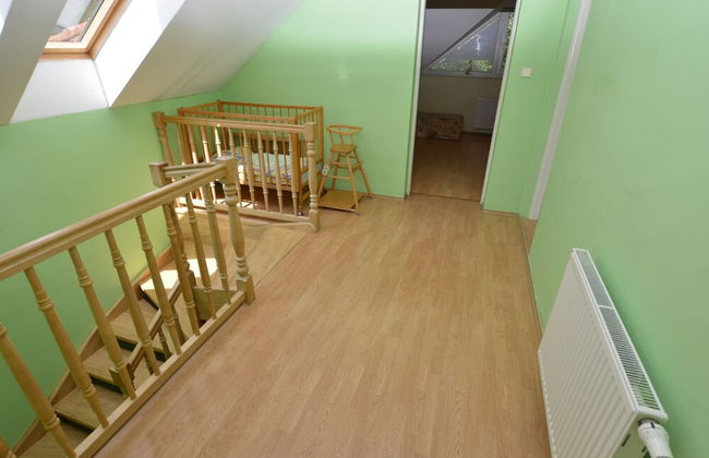 Comfortable Detached House With Large Garden - Photo 21