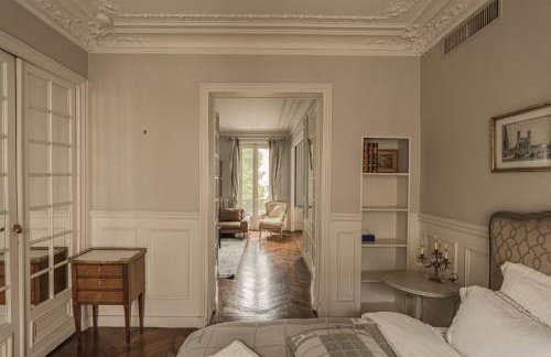 AC 3bds Apt with arc de triomphe view & terrace - Photo 22