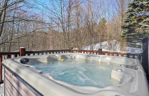 The Hillside Hideaway at Crystal Lake - Great Spa! - Foto 18