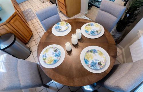 4 Bedroom 2 and a half bath that Sleeps 8 Near it all Ford Telegraph - Foto 36