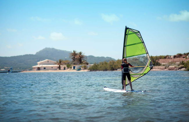 Curso de windsurf en Fornells - Foto 3