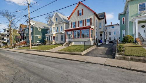 Spacious 2Br home in Malden with AC & heat - Photo 5