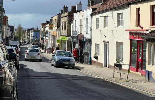 Glastonbury High Street Sanctuary- 2 BD, Sleeps 4 - Photo 27