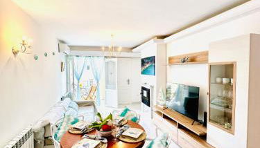 Bonito apartamento con piscina a 50 metros de la playa! - Photo 2