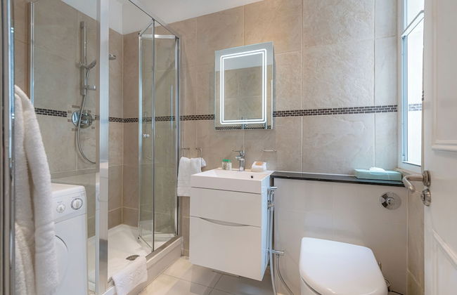 17 Hertford Street - Photo 24